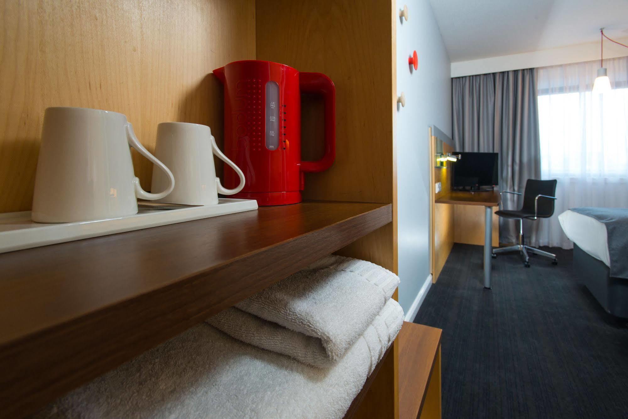 Holiday Inn Express Derby Pride Park By Ihg Exterior foto